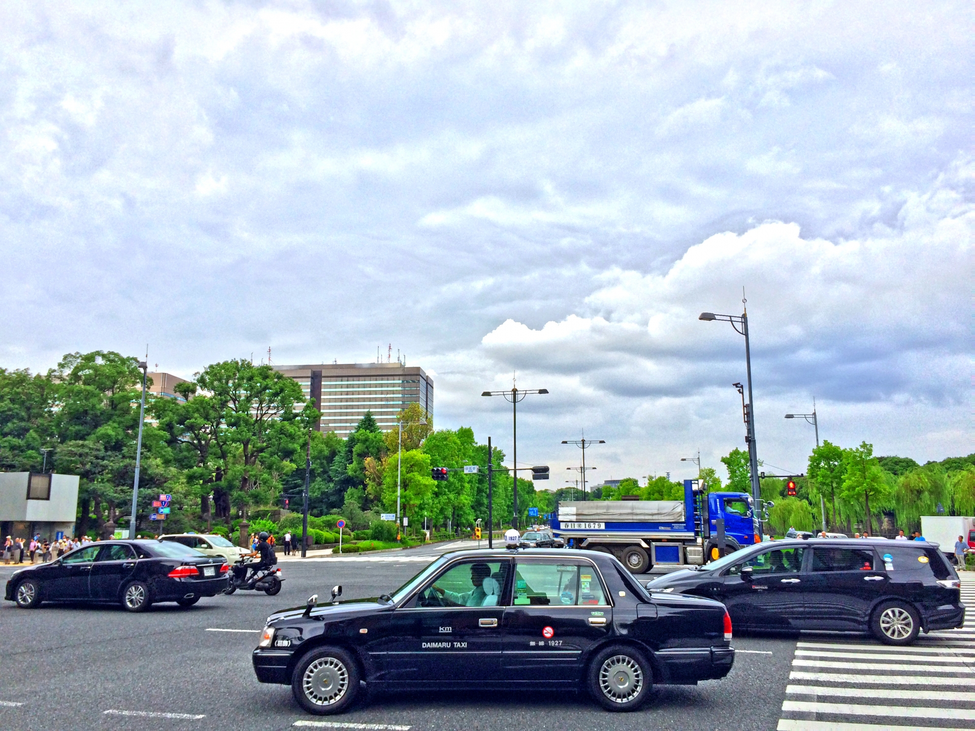 大都市の道に詳しいタクシー運転手の秘密は“地理試験”にあり！！